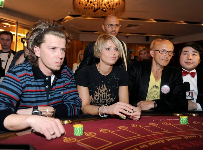 Od lewej: aktor Bartosz Obuchowicz, piosenkarka Mandaryna, aktor Robert Rozmus i Bilguun Ariunbaatar z programu 'Szymon Majewski Show'