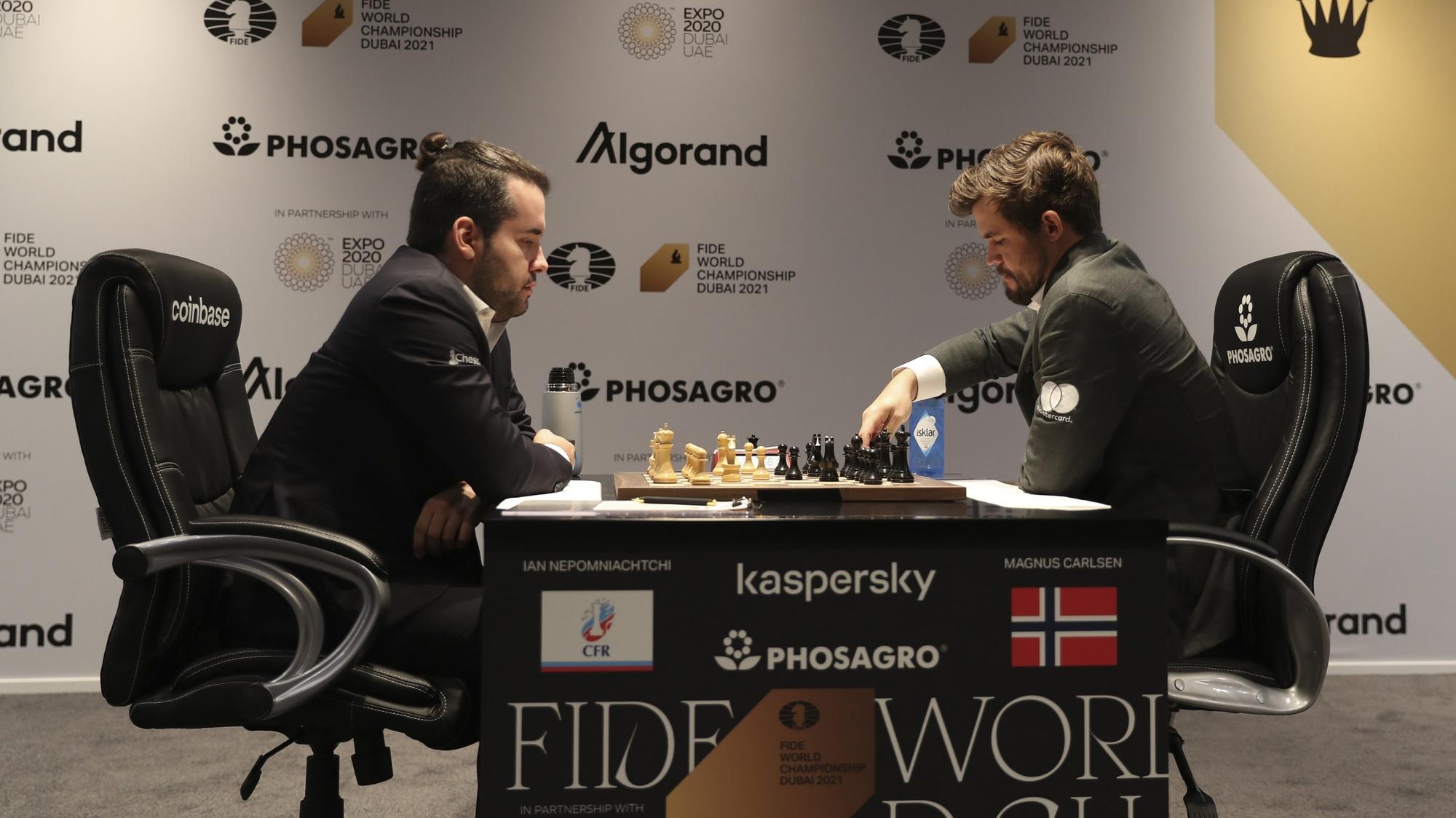 Šach-MS: Carlsen zvíťazil v ôsmej partii a zvýšil náskok vo finále