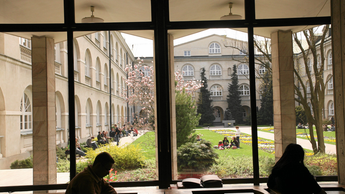 Katolicki Uniwersytet Lubelski Jan Pawła II uroczyście zainaugurował w niedzielę nowy, 94. rok akademicki. W tej najstarszej uczelni Lublina kształci się ponad 18 tys. studentów.