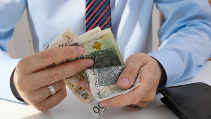 Rewolucja w płacy minimalnej. Rząd chce trwale związać najniższą krajową ze średnią