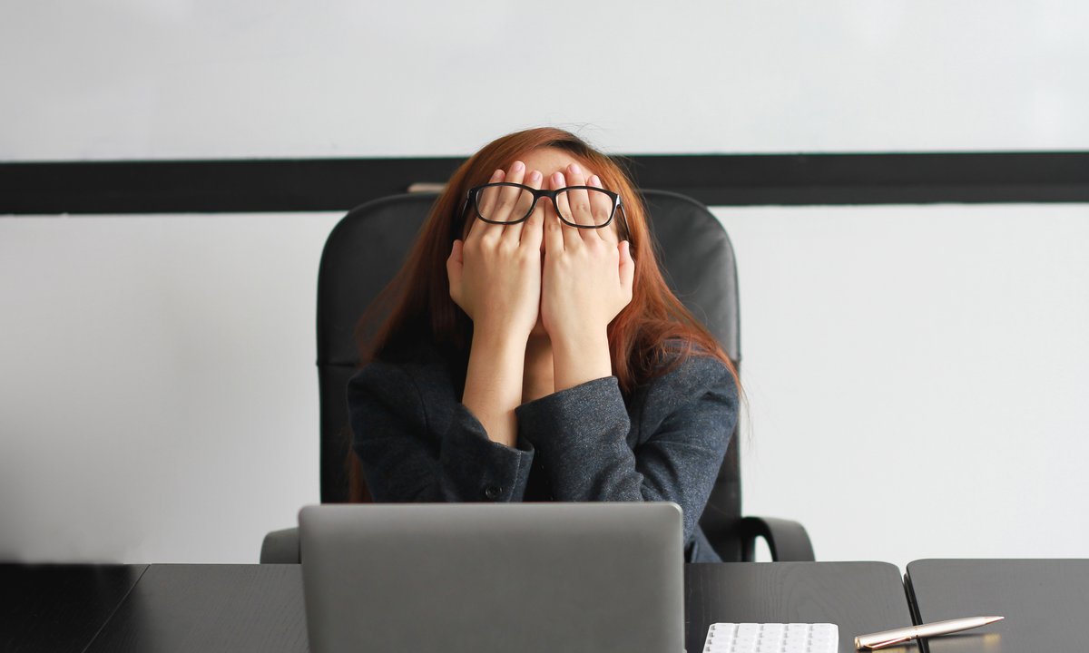 Niedawno zaczęli, a już mają dość. Ten syndrom dopada już przed 30.