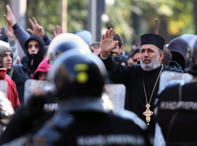 Zadyma podczas marszu równości