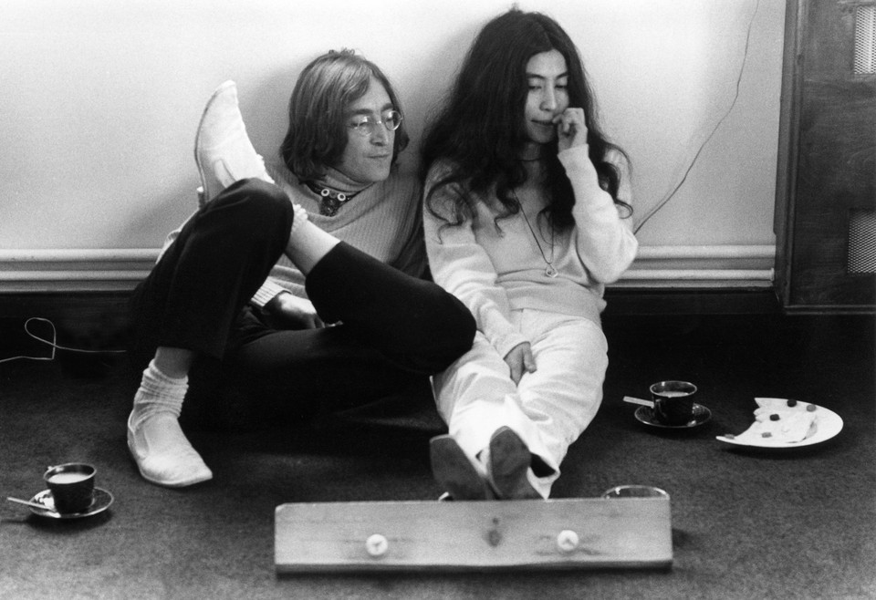 John Lennon i Yoko Ono (fot. Bulls Press)