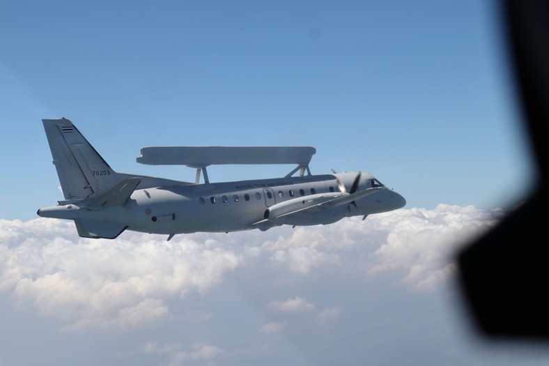 Szwedzki samolot Saab 340 AEW&C. Polska zakupiła dwie takie maszyny. Jedna już została przekazana polskim żołnierzom.