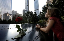 USA oddają hołd ofiarom ataków z 11 września. "Ameryka zawsze wstaje"