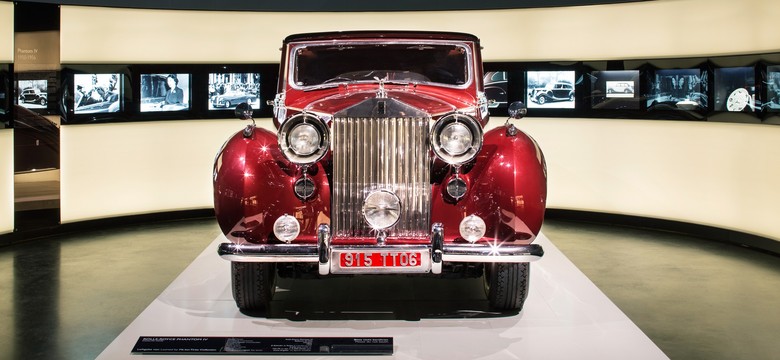 Królewskie limuzyny na zdjęciach. Rolls-Royce w Monachium w muzeum BMW