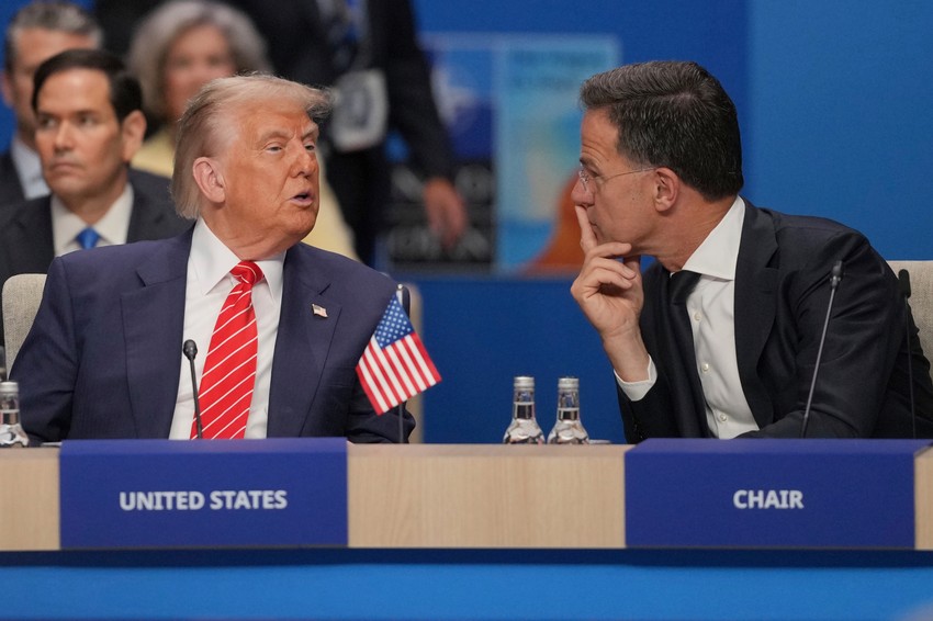 Donald Tramp i Mark Rute na samitu NATO u Hagu 25. juna