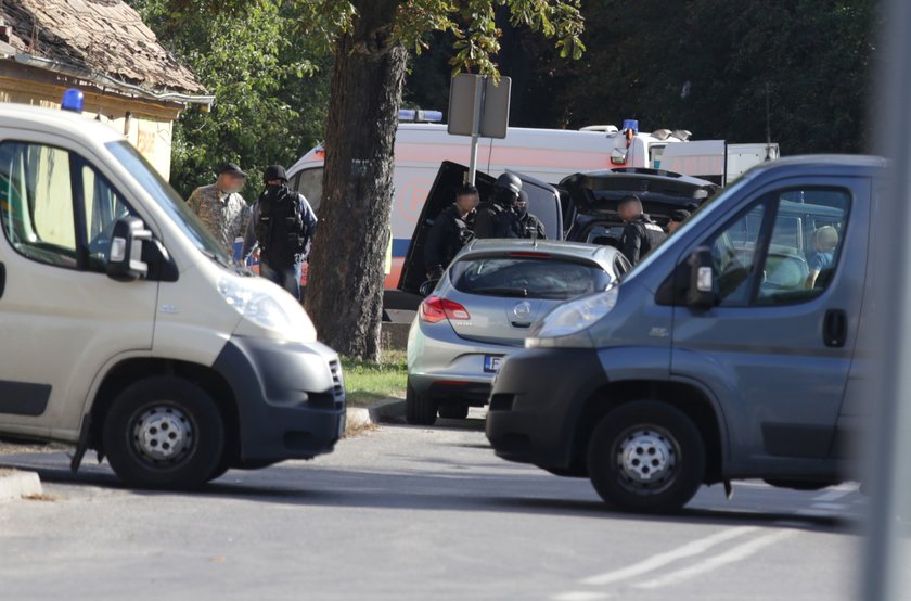 Uzbrojony policjant chciał popełnić samobójstwo