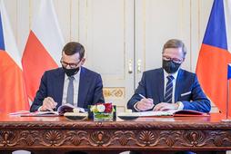 Po otrzymaniu 45 mln euro Czesi wycofali skargę do TSUE ws. kopalni węgla brunatnego w Turowie. Polska wciąż ma jednak do zapłaty niemal 70 mln euro za niewdrożenie orzeczenia w sprawie kopalni.