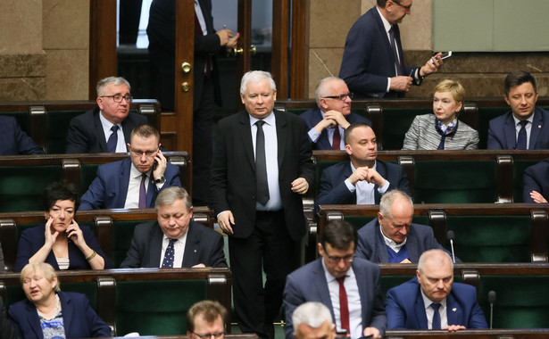 Politycy PiS przyznają nieoficjalnie: Prezes ogłosił datę kolejnej części kongresu partii