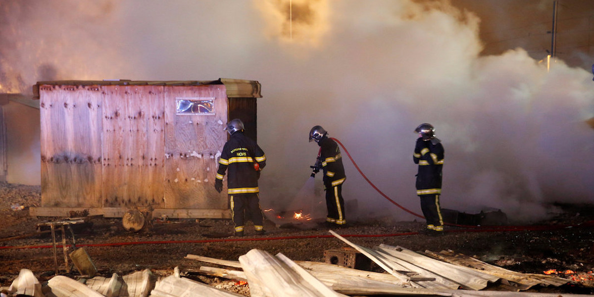 A huge fire just destroyed one of the biggest migrant camps in France