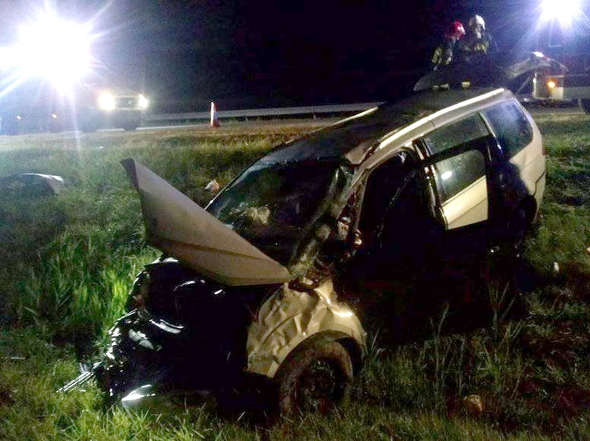 Dachowanie samochodu na autostradzie A2