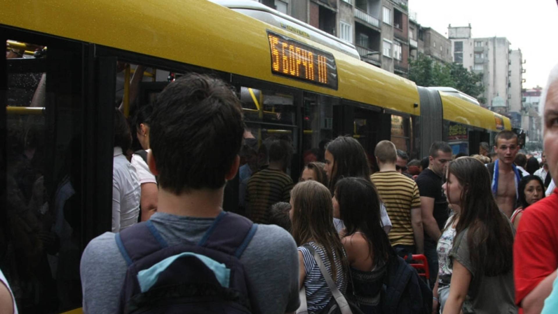 Pet načina da smuvaš nekoga u gradskom prevozu