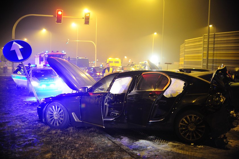 Kierowca Macierewicza odpowie za wypadek? Jest śledztwo!