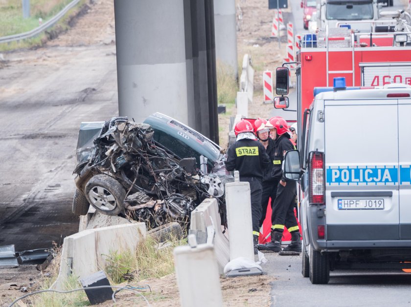 Głuchów, audi, wiadukt, wypadek