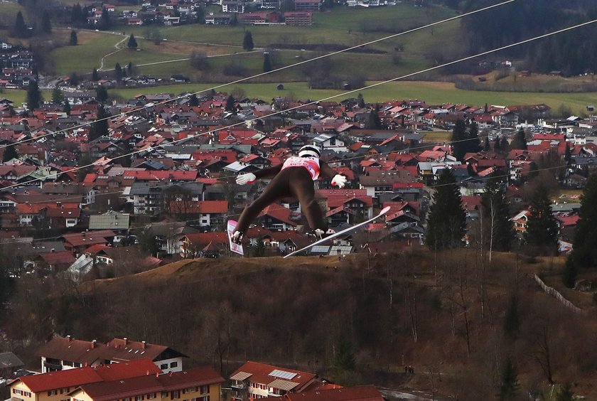 TCS: Freitag wycofany, Tande zrozpaczony