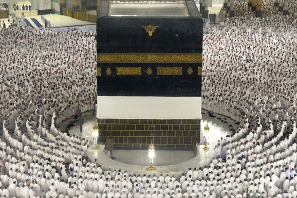 POČEO HADŽILUK U MEKI Više od milion i po hodočasnika iz celog sveta stiglo u Saudijsku Arabiju: Muslimani iz Gaze treću godinu zaredom blokirani