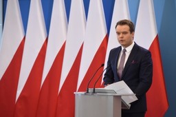 Bochenek: "Stan zdrowia premier Szydło stabilny. Wszystko jest pod kontrolą"