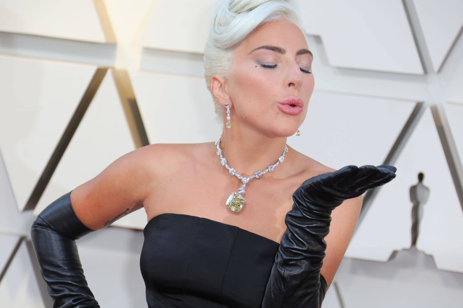 Lady Gaga z diamentem na szyi podczas oscarowej gali. Hollywood, 24 lutego 2019 r.