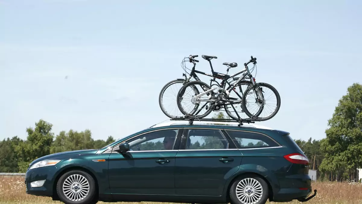 Jak przewozić rowery- na dachu czy na haku? 