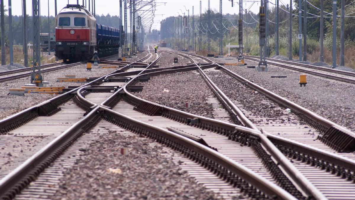 Zarząd kujawsko-pomorskich Przewozów Regionalnych zgłosił urzędom pracy zamiar zwolnienia do końca roku większości prawie 700-osobowej załogi. Planowane redukcje wymusiło przegranie przetargu na obsługę części połączeń kolejowych w Kujawsko-Pomorskiem.