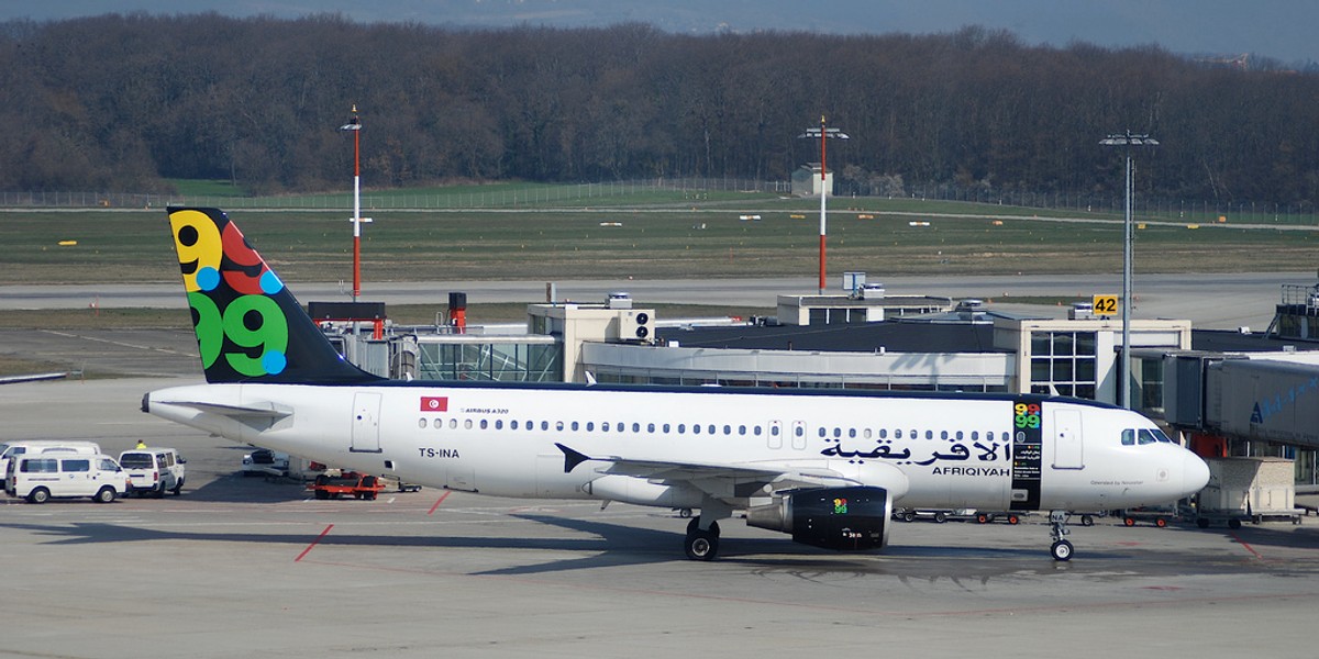 Airbus A320 libijskich linii lotniczych Afriqiyah Airways. Zdjęcie ilustracyjne.