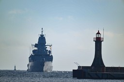 Rosyjskie samoloty zwiadowcze nad niemiecką fregatą Hamburg. Incydent uznany za prowokację