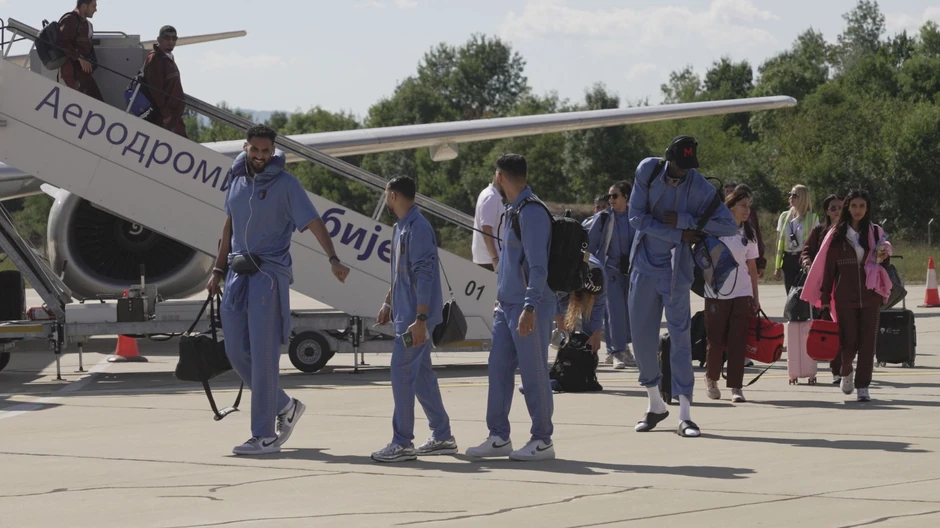 "Boingom 737-300" u Srbiju došli su košarkaši i košarkašice iz Saudijske Arabije