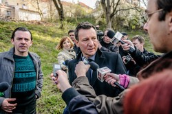 "Ziarno prawdy": Robert Więckiewicz w polskim piekle [RECENZJA]