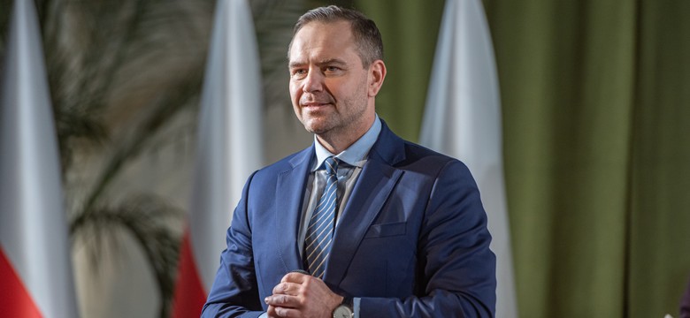 Kontrowersje wokół mieszkania Nawrockiego. Kto płaci za pobyt seniora w DPS?