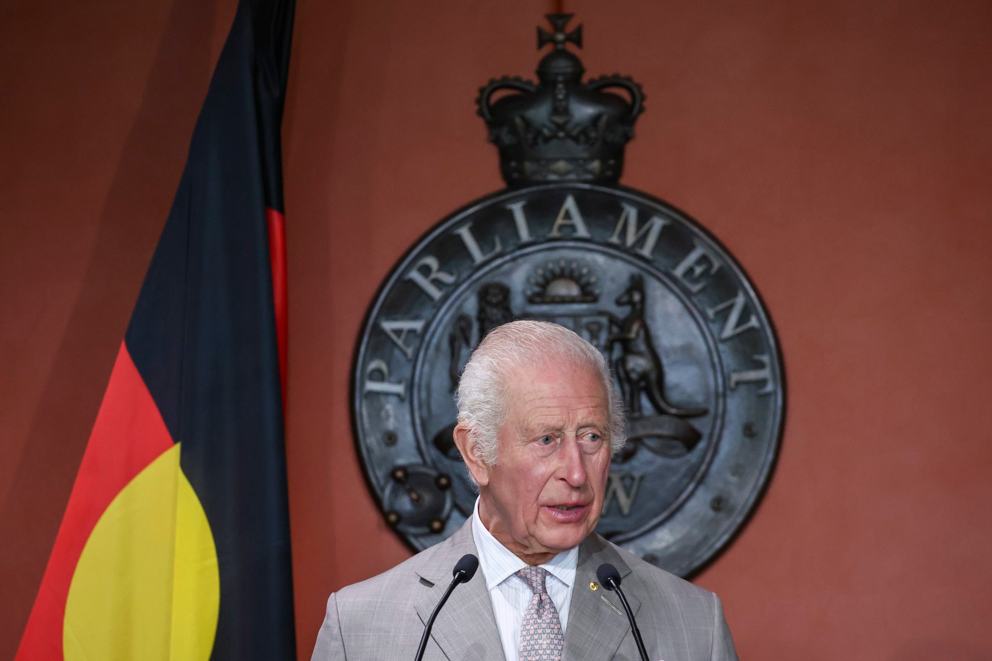 Britský kráľ Karol III. počas návštevy Austrálie.