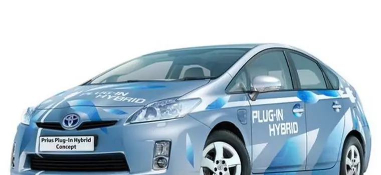 Toyota Prius Plug-in Hybrid już w polskich salonach
