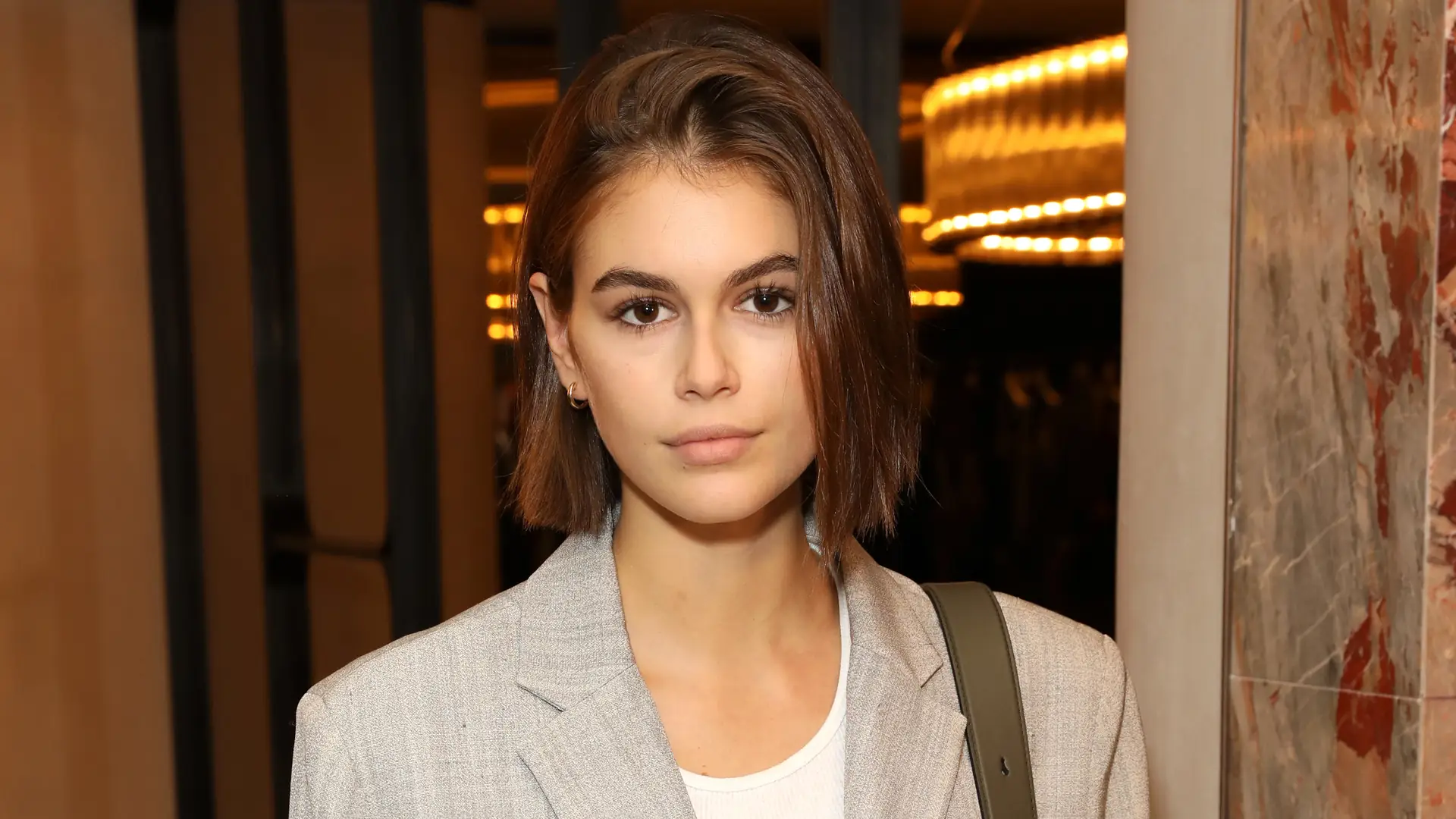 Najmodniejsze marynarki tej jesieni. Kaia Gerber wygląda w nich obłędnie