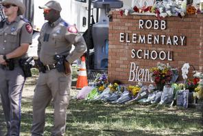 Miasto Uvalde w Teksasie, gdzie 18-letni Salvador Ramos zamordował 19 uczniów podstawówki i 2 nauczycieli.
