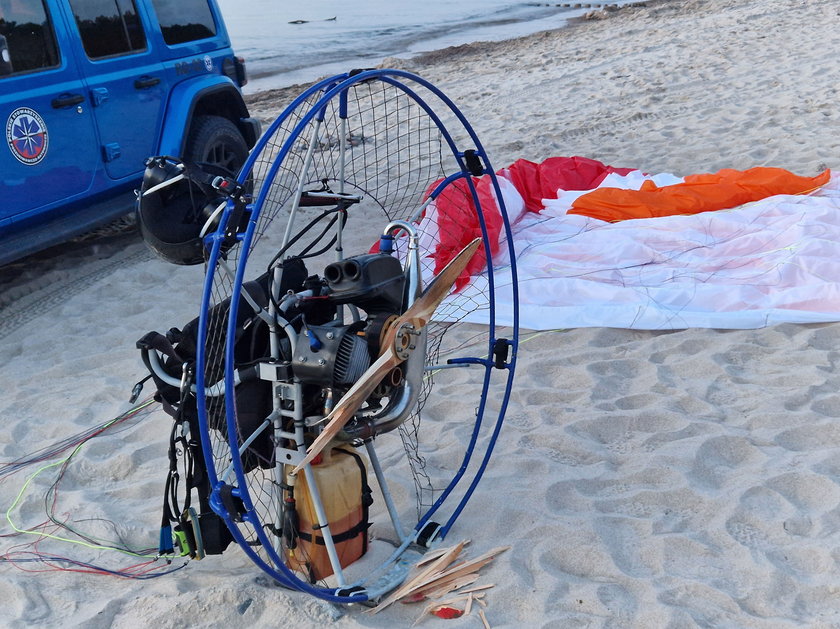 Paralotnią uderzył w plażowiczów