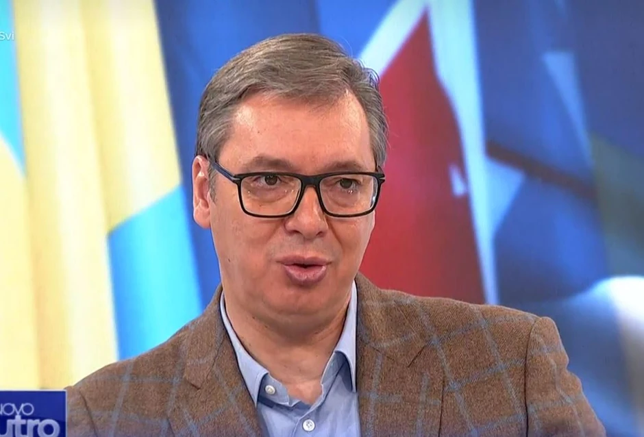 Vučić podseća da je lažna politika služila za pridobijanje glasova za što širi front protiv SNS-a