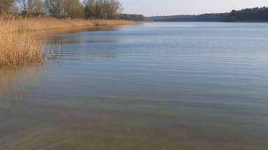 Dwaj mężczyźni zaginęli pod wodą. Trwają poszukiwania