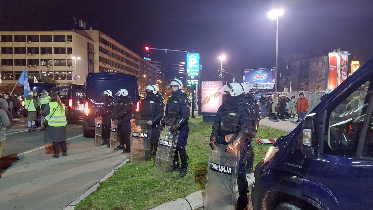 Novi Sad studenti protestna šetnja