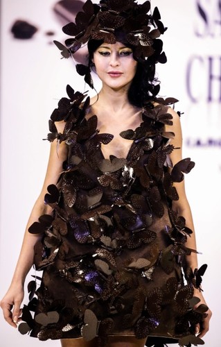 Pokaz sukienek z czekolady na Salon du Chocolat w Moskwie