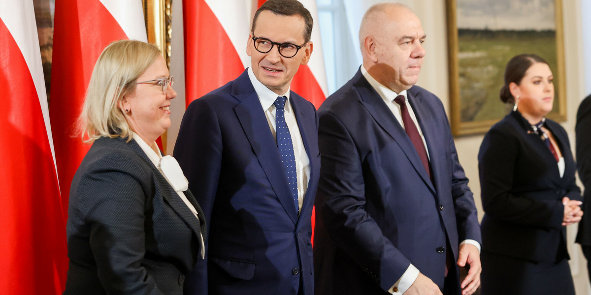 Są tarcia między obozem premiera Mateusza Morawieckiego i ministra aktywów państwowych Jacka Sasina.