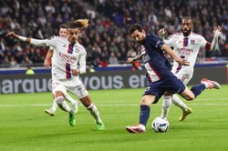 Messi zapewnił Paris Saint-Germain trzy punkty w meczu z Lyonem [WIDEO]