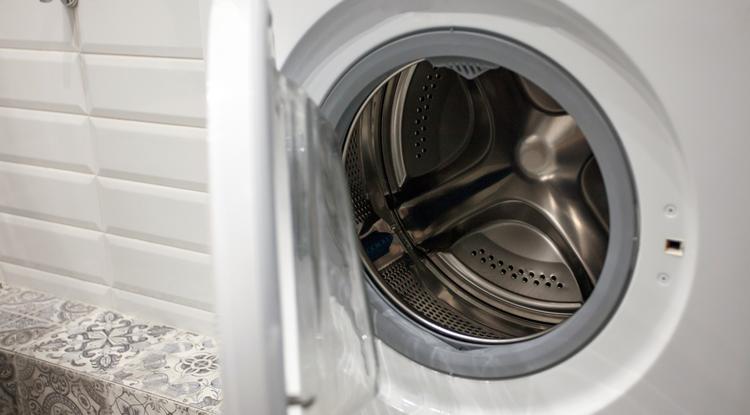 Rengeteget spórolhatsz, ha így tisztítod meg a mosógépet. Fotó: Getty Images