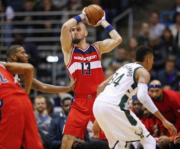 Liga NBA: Double-double Gortata. Wizards przegrali z Rockets