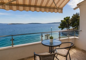 Apartman na moru, ilustracija