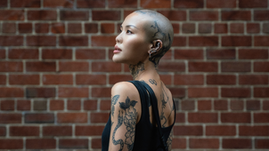 A többezer éves tetoválóművészet, ami aranykorát éli: ismerd meg a handpoke-ot