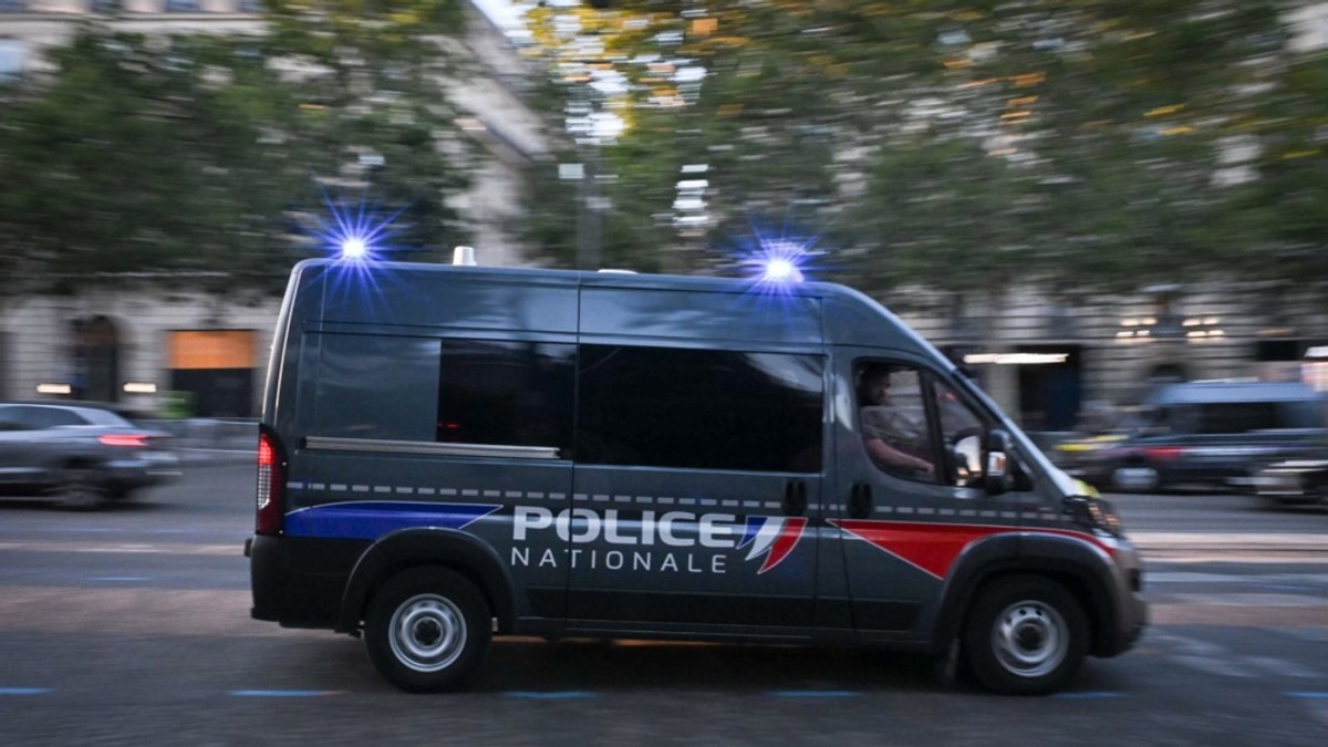 Pariz, policija