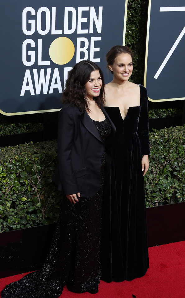 America Ferrera i Natalie Portman na gali Złote Globy 2018