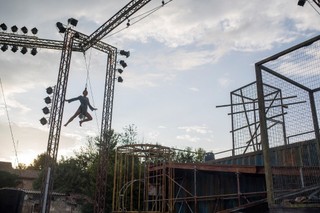 Zmiany klimatu, migracje, nadprodukcja... Spektakl „weLAND. PODRÓŻ DO NOWEJ ERY” w Lublinie