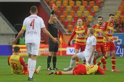 Jagiellonia wygrała bez Imaza. Pomogła jej czerwona kartka dla Frydrycha [WIDEO]