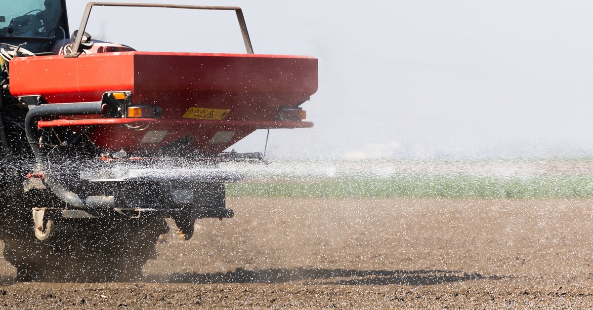 OPZZ ostrzega przed wyłączeniem nawozów z CBAM. Chodzi o bezpieczeństwo żywności i niezależność Europy